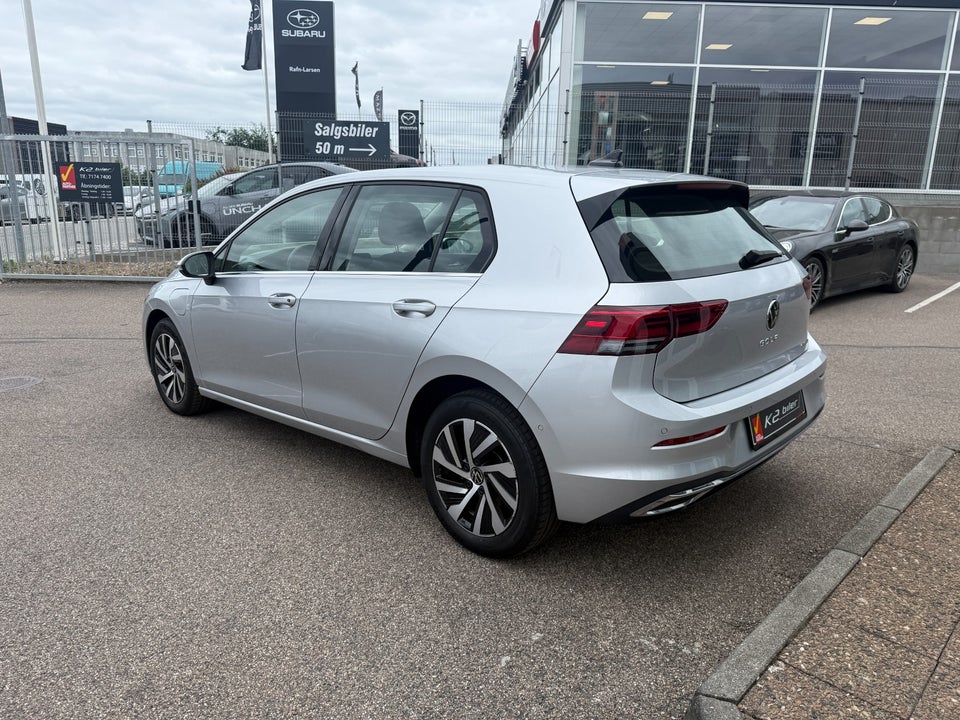 VW Golf VIII 1,4 eHybrid DSG 5d