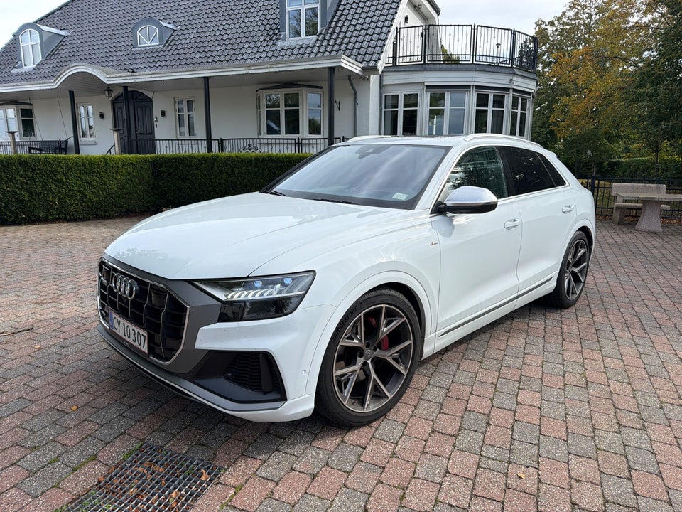 Audi Q8 50 TDi S-line quattro Tiptr. 5d