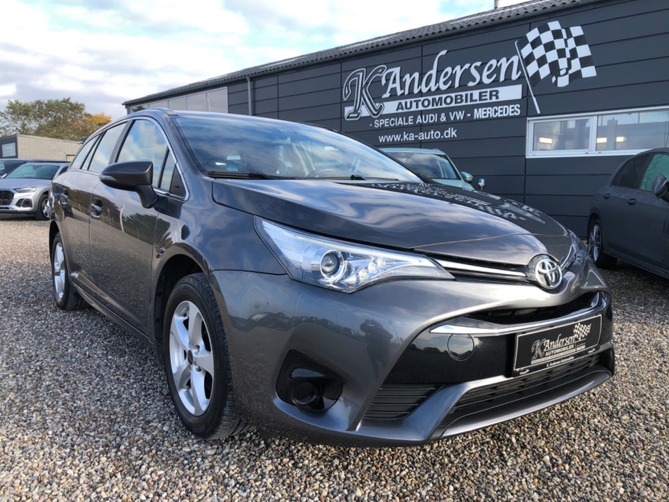 Toyota Avensis 1,6 VVT-i T1 Touring Sports 5d