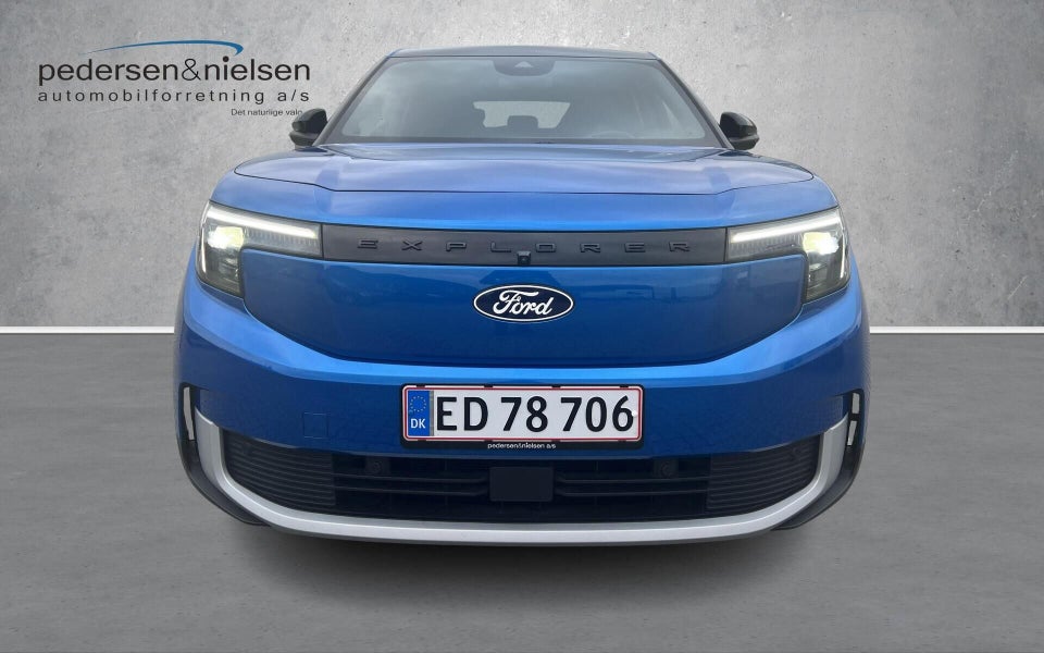 Ford Explorer 82 Premium Extended Range 5d