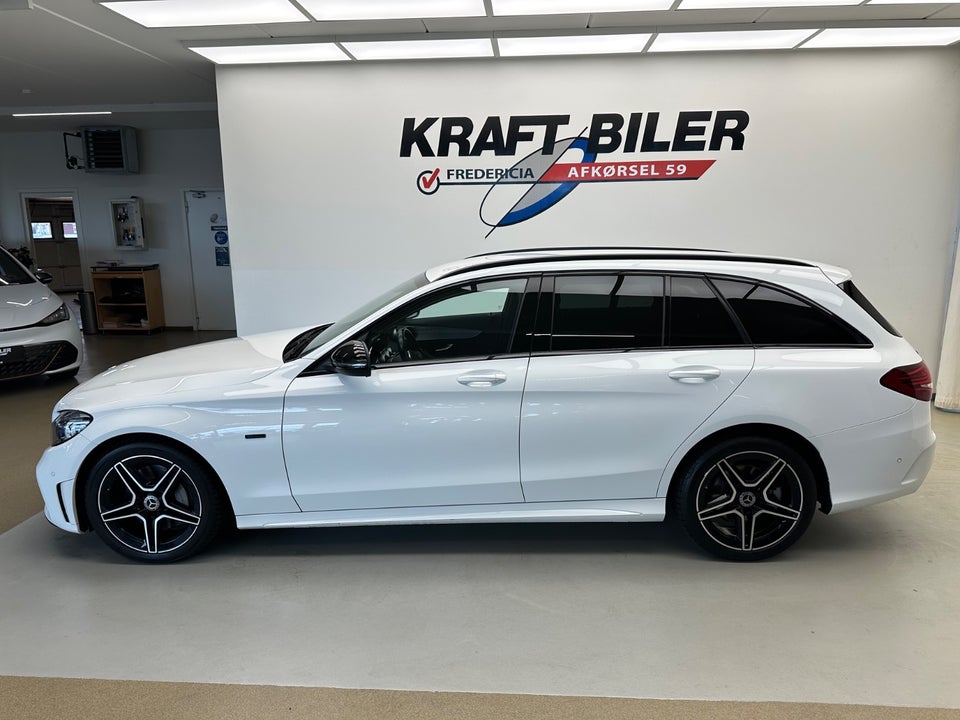 Mercedes C300 de 2,0 AMG Line stc. aut. 5d