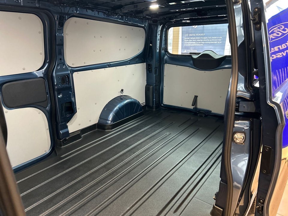 Ford Transit Custom 320 L2 2,5 PHEV Limited CVT