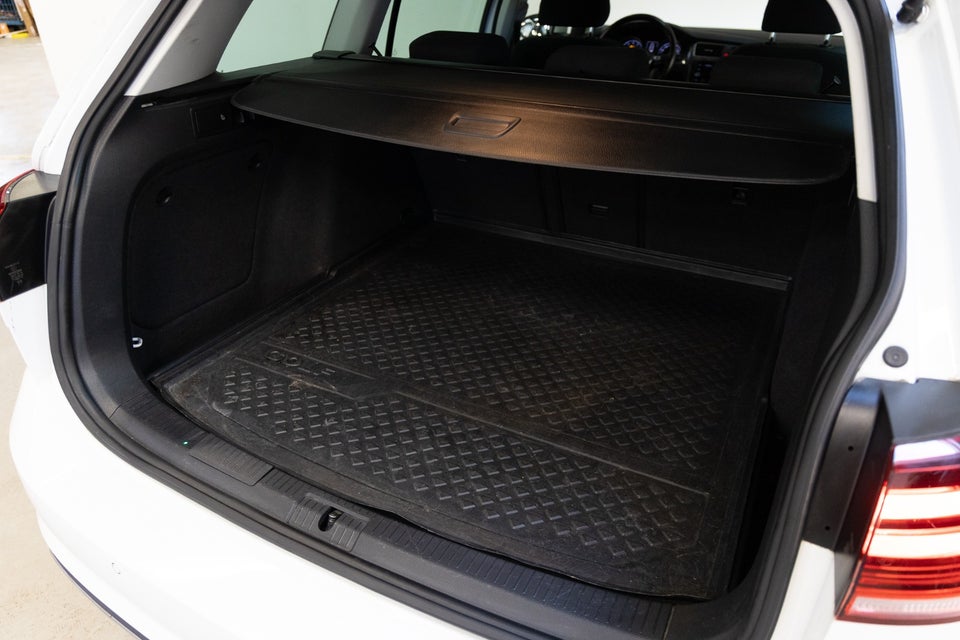 VW Golf VII 1,0 TSi 110 Comfortline Variant 5d