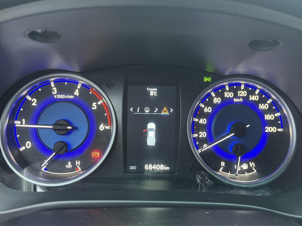 Toyota HiLux 2,4 D-4D 150 T3 Ex.Kab 4x4 4d