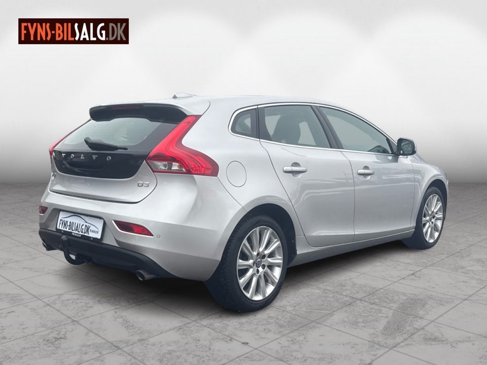 Volvo V40 2,0 D3 150 Momentum aut. 5d
