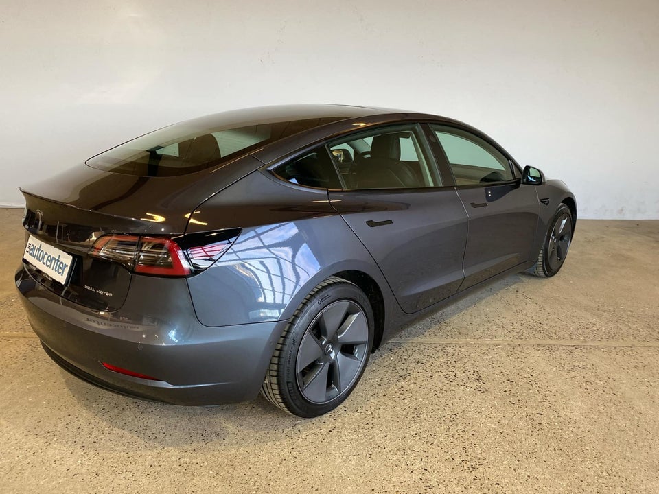 Tesla Model 3 Long Range AWD 4d