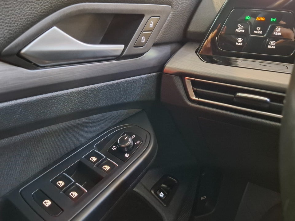 VW Golf VIII 1,4 eHybrid DSG 5d