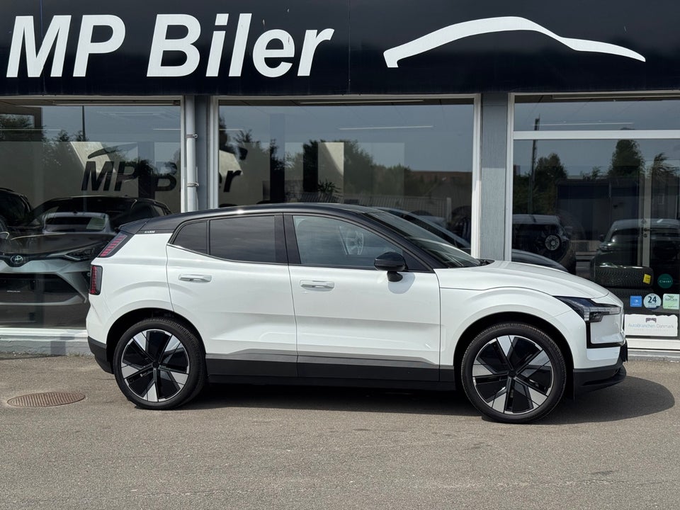 Volvo EX30 Twin Performance Plus 5d