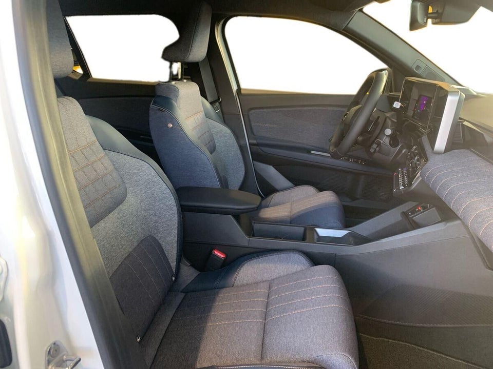 Renault 4 E-Tech 52 Techno 5d