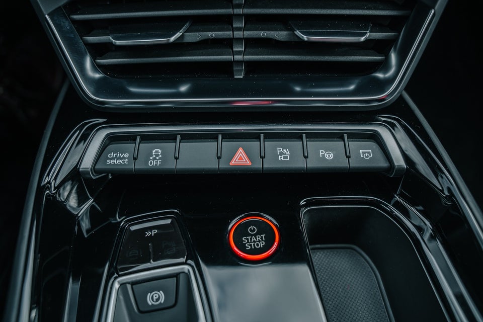 Audi RS e-tron GT quattro 4d