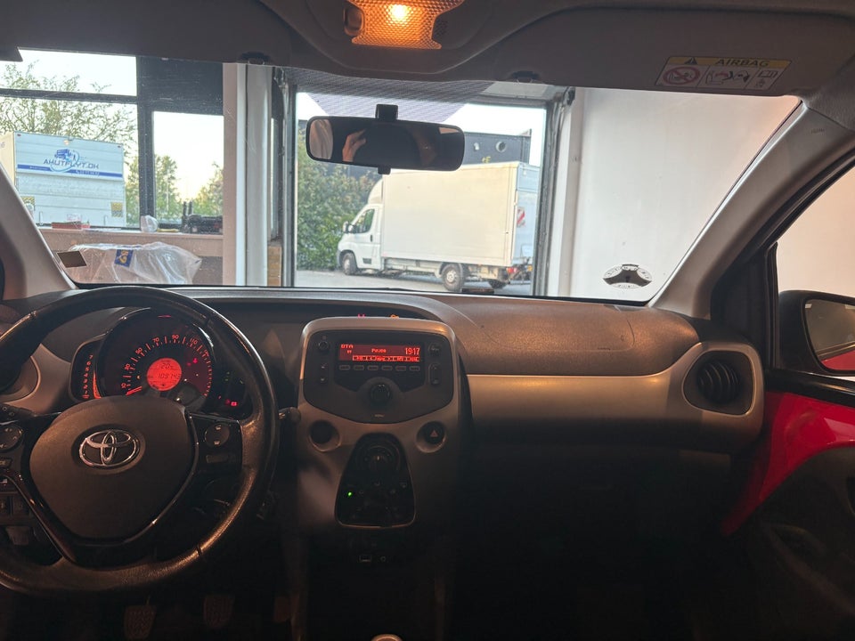 Toyota Aygo 1,0 VVT-i x-play 5d