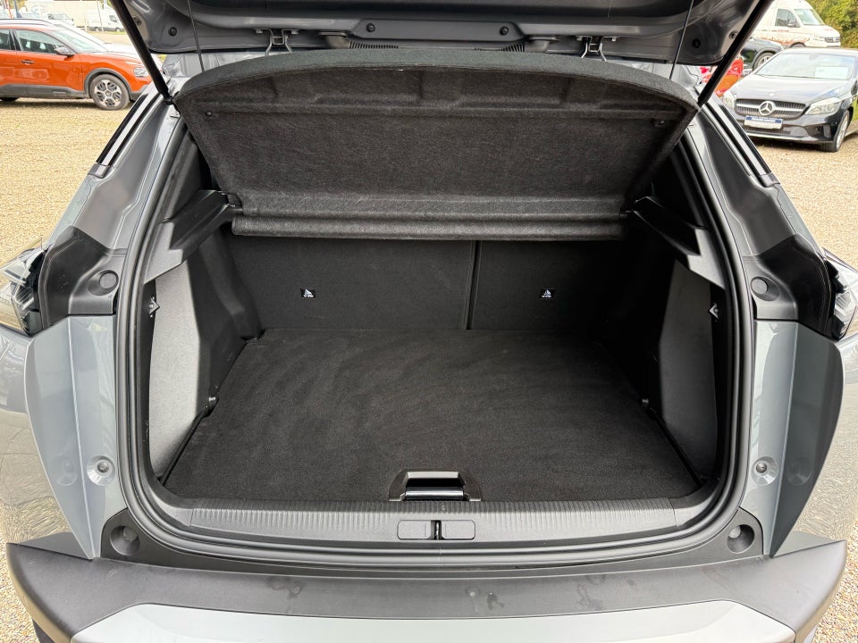 Peugeot 2008 1,2 PureTech 130 First Selection EAT8 5d