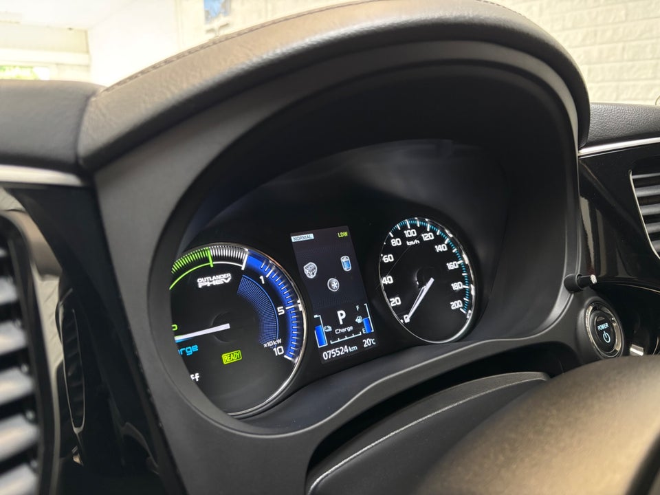 Mitsubishi Outlander 2,4 PHEV Intense CVT 4WD 5d