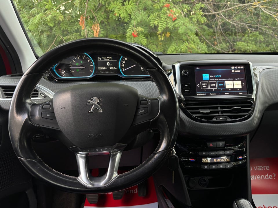 Peugeot 2008 1,2 e-THP 110 Allure 5d
