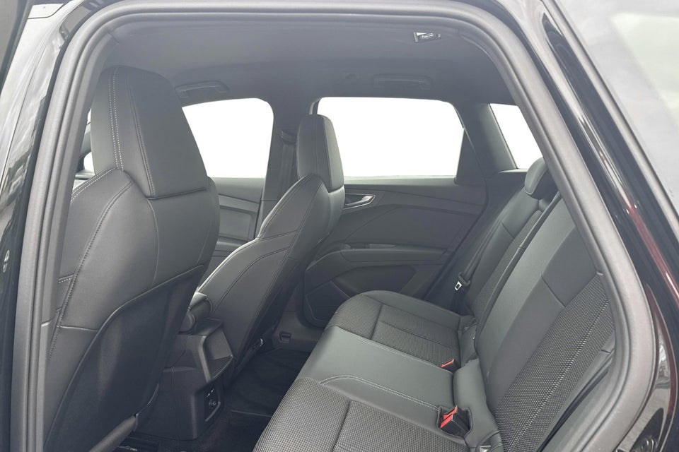 Audi Q4 e-tron 45 Progress 5d