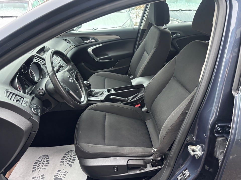 Opel Insignia 1,8 Edition 4d