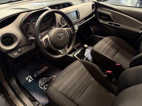 Toyota Yaris 2015 — miniature 7