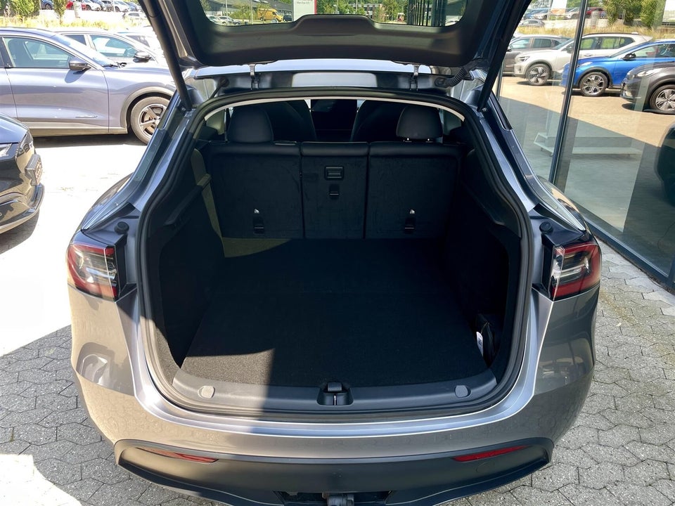 Tesla Model Y Long Range AWD 5d