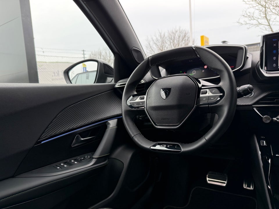 Peugeot e-2008 54 GT 5d