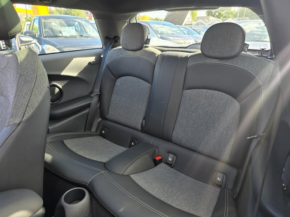 MINI Cooper SE Greenwich 3d