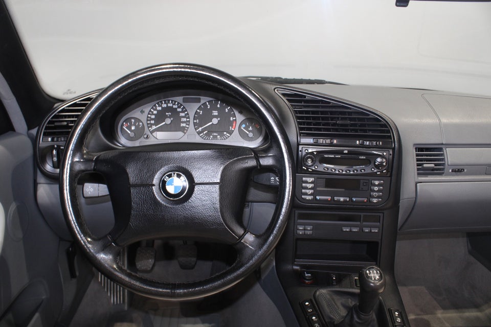 BMW 328i 2,8 Cabriolet 2d