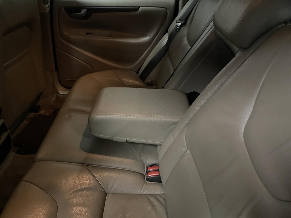 Volvo V70 2,4 140 5d