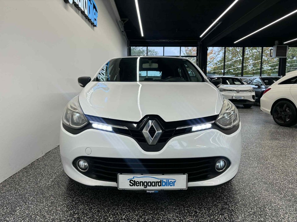 Renault Clio IV 1,2 16V Authentique 5d