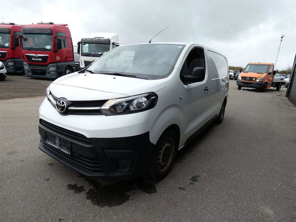 Toyota ProAce 1,6 D 95 Medium Base 5d