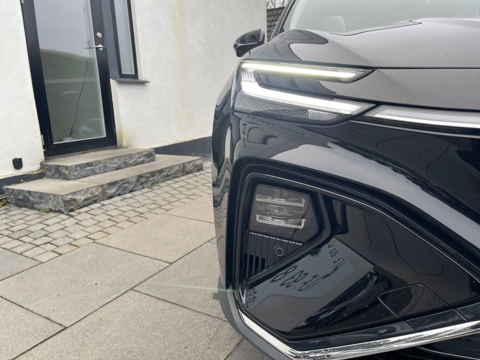 MG Marvel R Luxury 5d