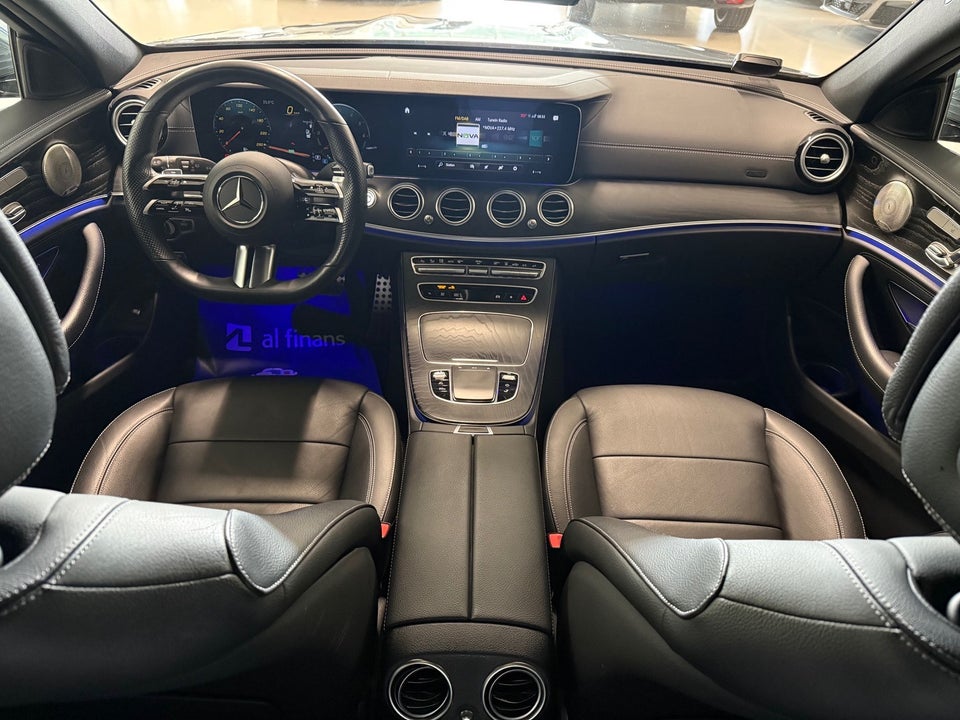 Mercedes E300 de 2,0 AMG Line stc. aut. 4Matic 5d