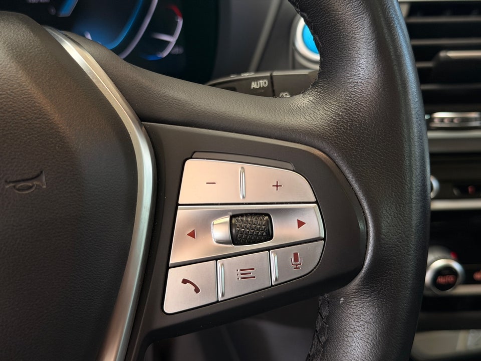 BMW iX3 Charged 5d