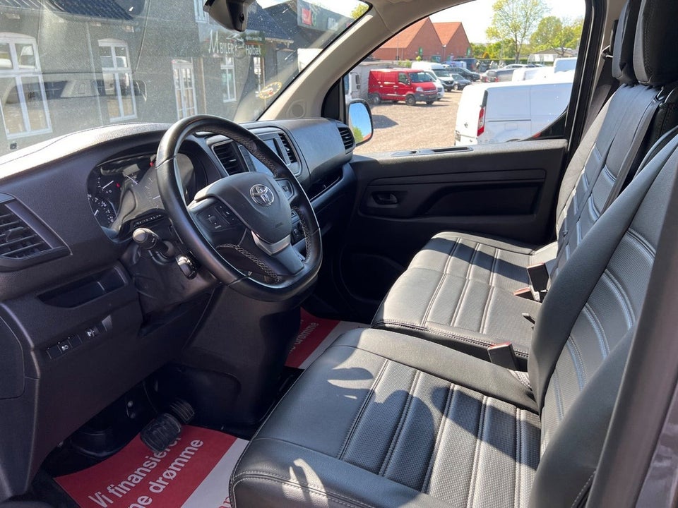 Toyota ProAce 2,0 D 144 Long Comfort Master aut. 4d