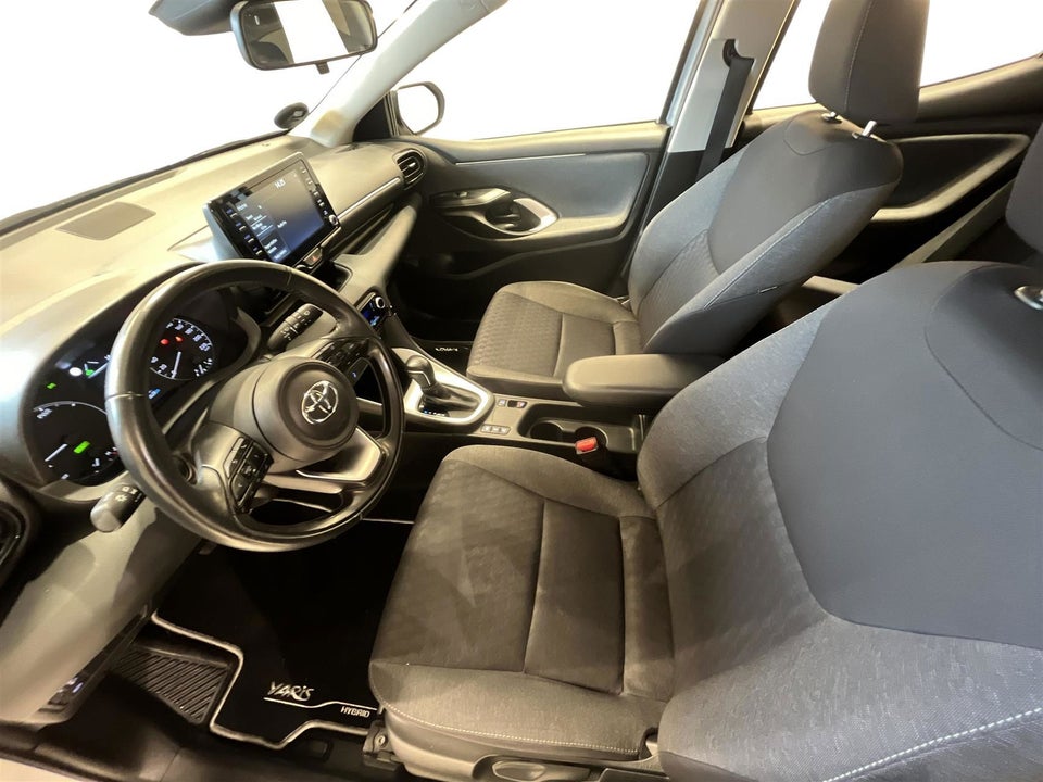 Toyota Yaris 1,5 Hybrid Active e-CVT 5d