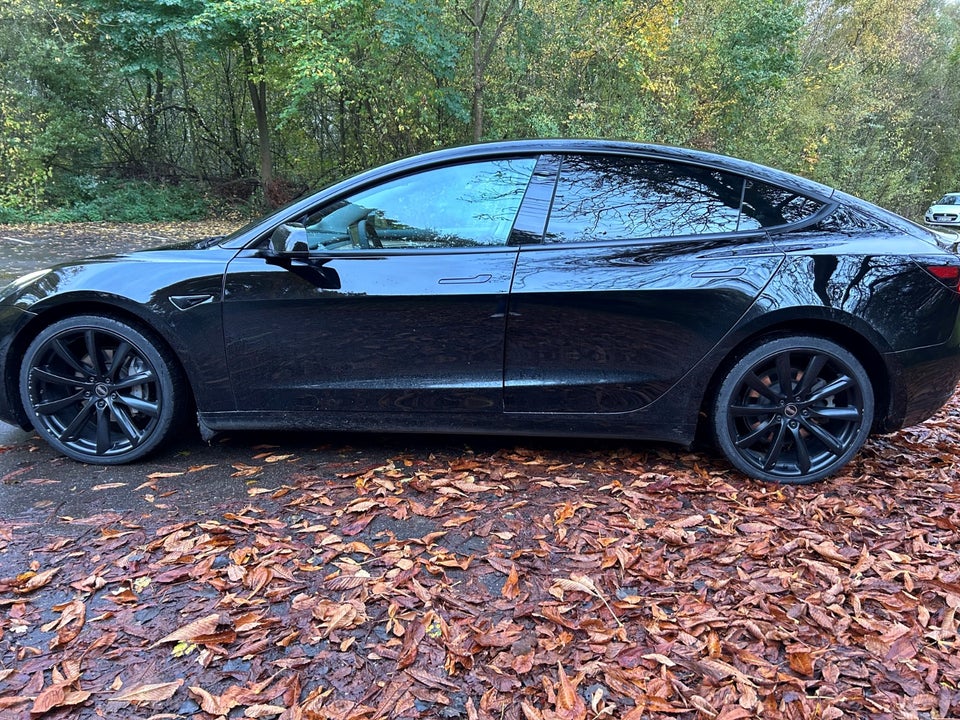 Tesla Model 3 Long Range AWD 4d