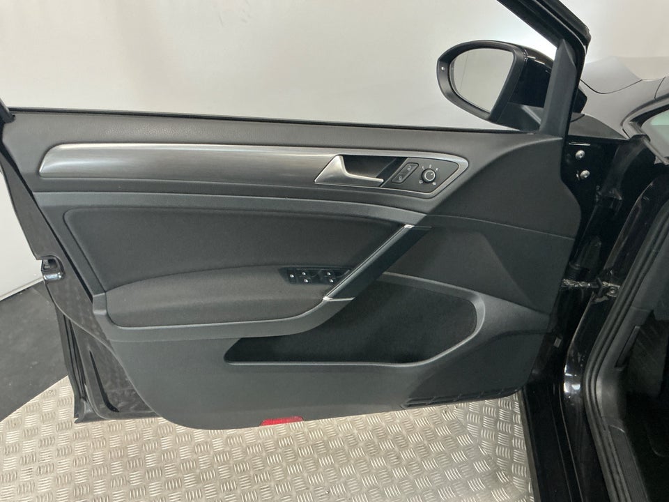 VW Golf VII 1,6 TDi 115 Comfortline Variant 5d