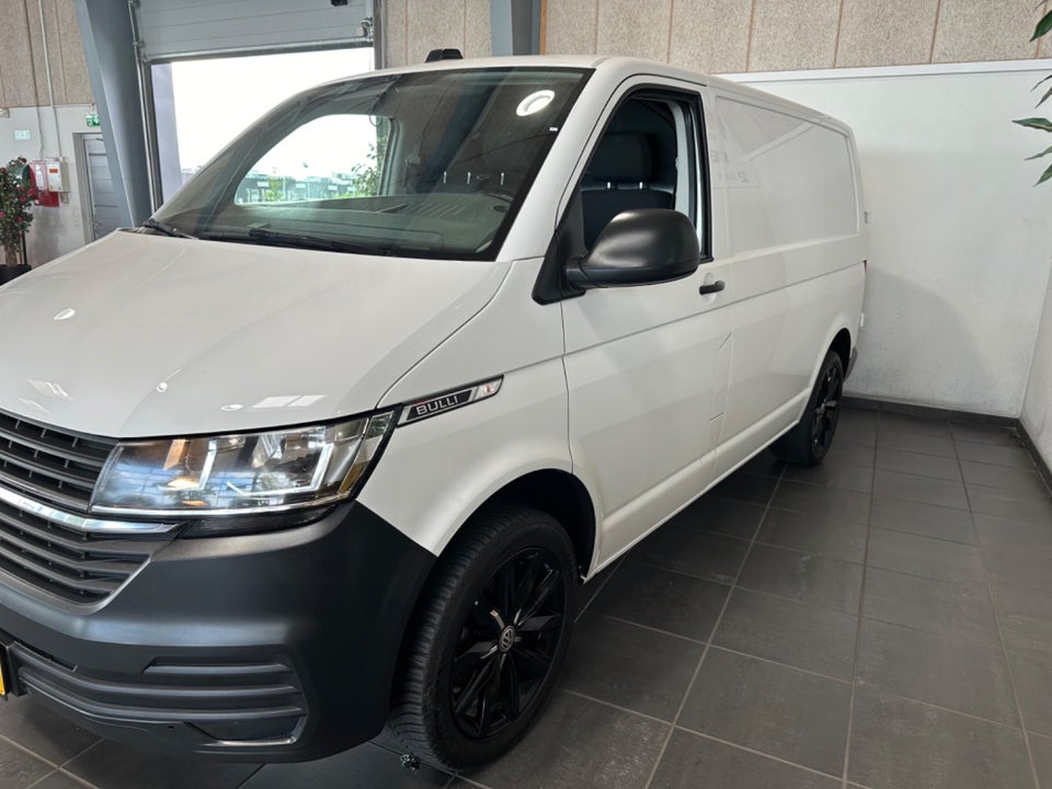 VW Transporter 2,0 TDi 150 Kassevogn DSG kort