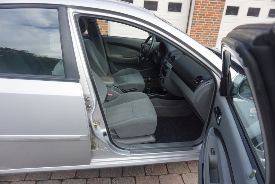 Chevrolet Lacetti 1,4 SX 5d