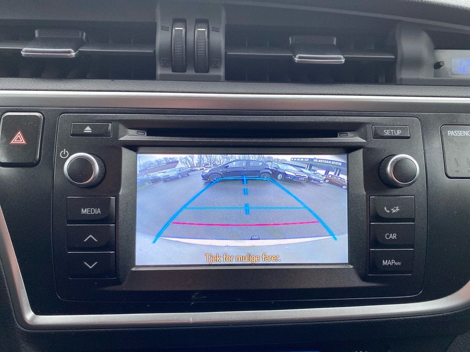 Toyota Auris 1,8 Hybrid H2 Premium CVT 5d