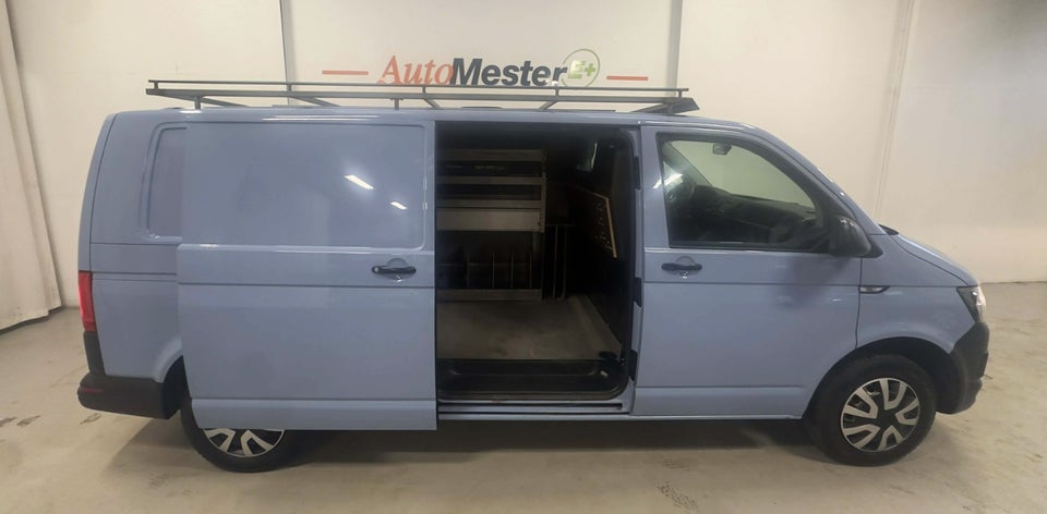 VW Transporter 2,0 TDi 150 Kassevogn lang