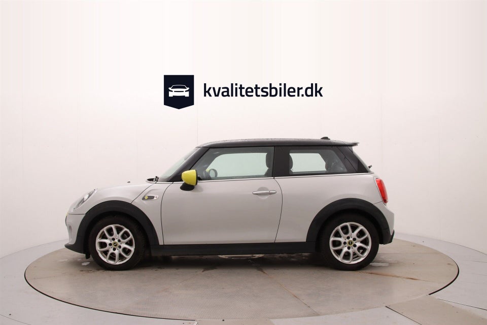 MINI Cooper SE Essential 3d
