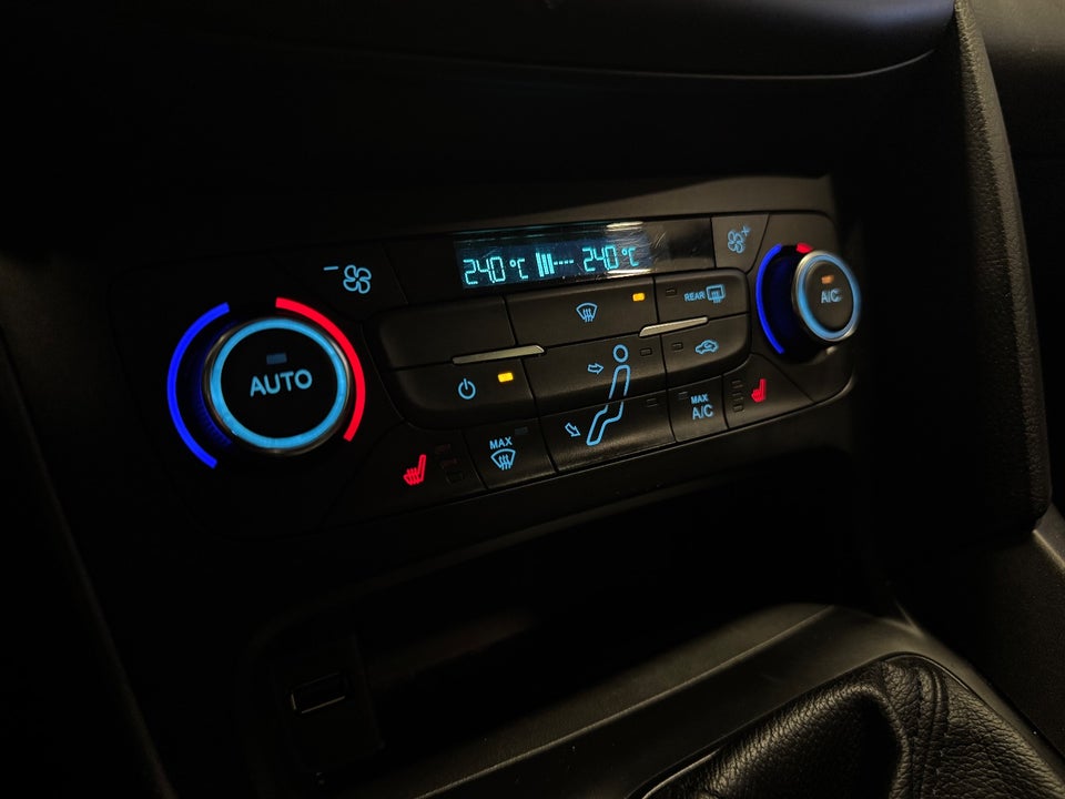 Ford Focus 2,0 TDCi 150 Business stc. 5d