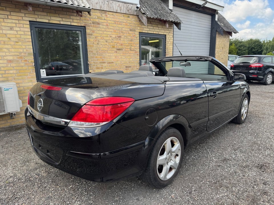 Opel Astra 1,8 16V Cosmo TwinTop 2d