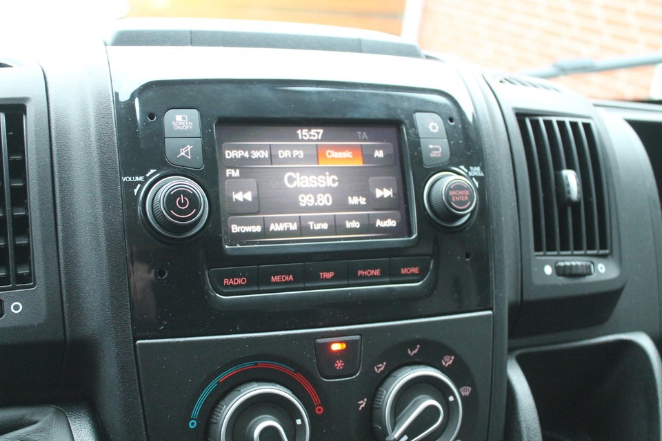 Peugeot Boxer 333 2,2 BlueHDi 140 L3H2 Premium