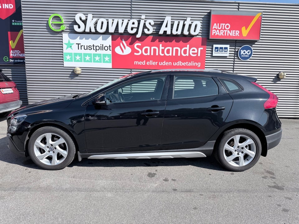 Volvo V40 CC 1,6 D2 115 Momentum 5d