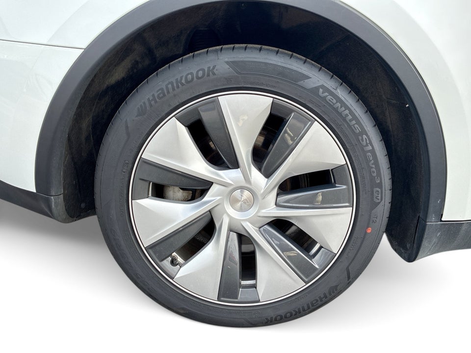 Tesla Model Y Long Range AWD 5d