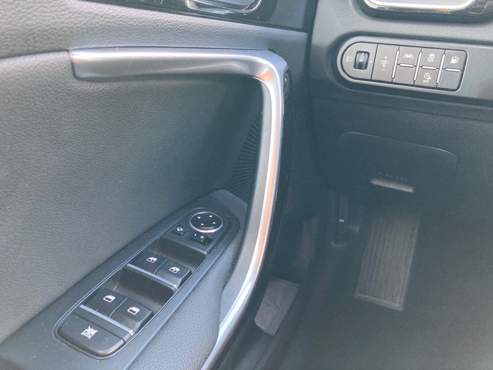 Kia Ceed 1,6 PHEV Prestige SW DCT 5d