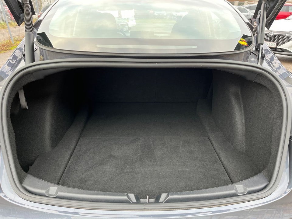 Tesla Model 3 Long Range AWD 4d