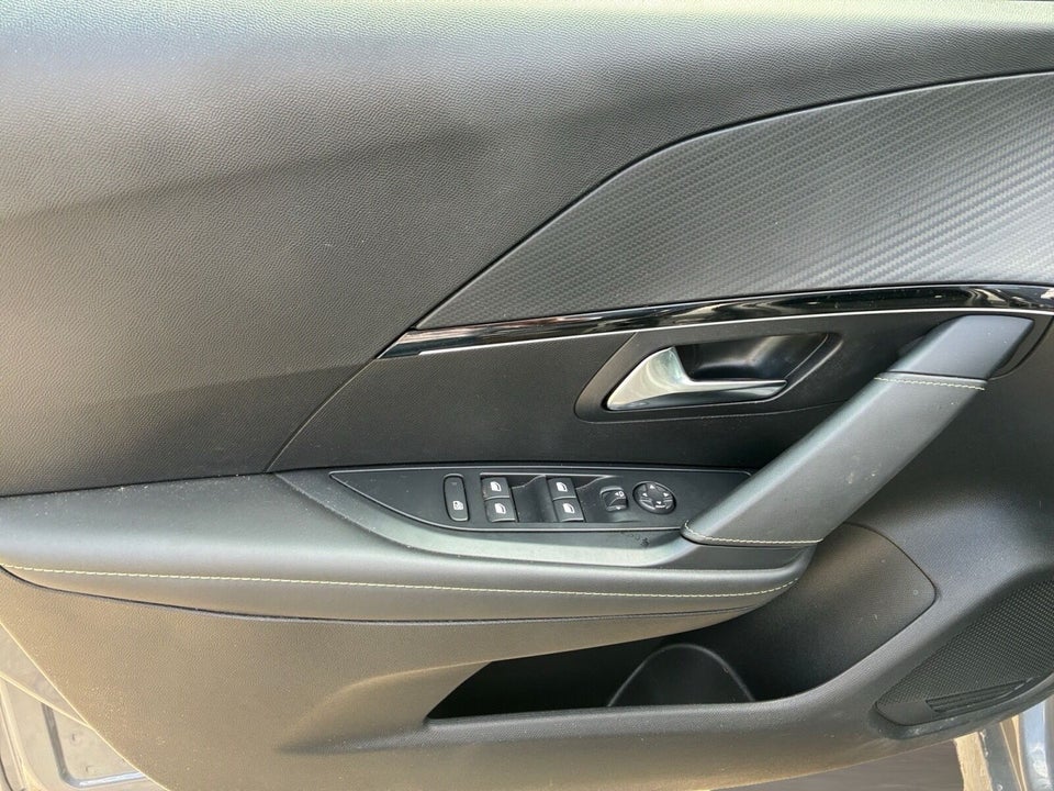 Peugeot e-208 54 GT Pack 5d
