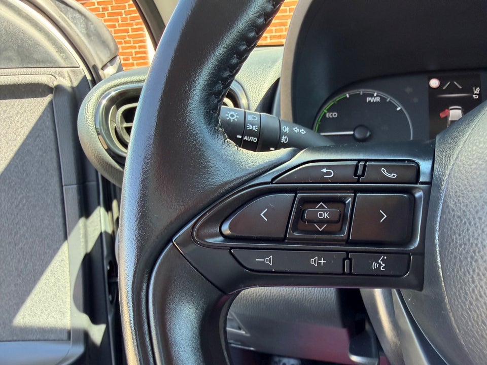 Toyota Yaris 1,5 Hybrid H3 e-CVT 5d