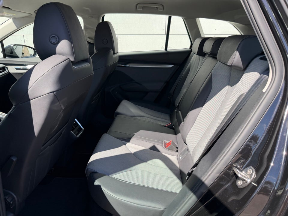 Skoda Enyaq 60 iV Loft 5d